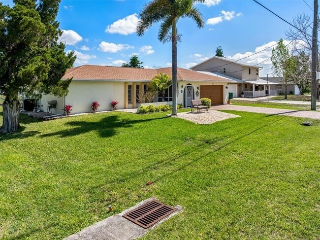 Building Photo - 2220 Broad Ranch Dr