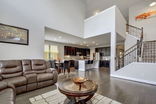 Building Photo - 5813 Viejo Dr
