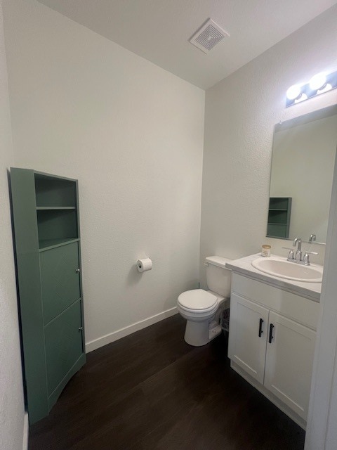 Main level bath - 249 Cardinal St