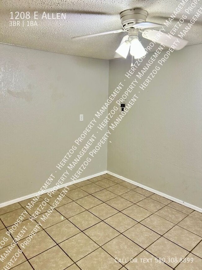 Building Photo - 1208 E Allen-