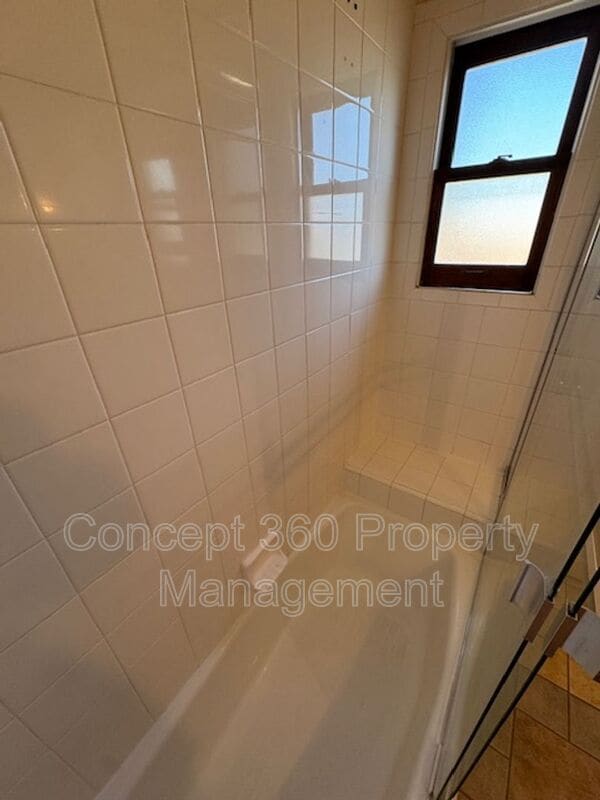 Building Photo - 2727 E De Soto St