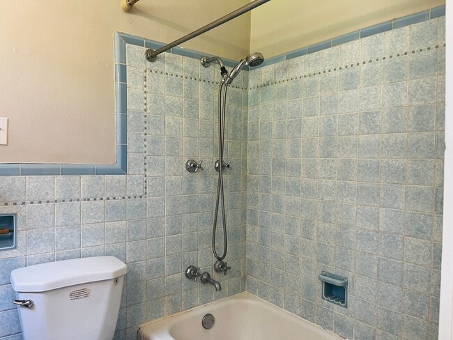 Building Photo - Beautiful 4 bedroom 2 bathroom home in Lagrange! Must see!