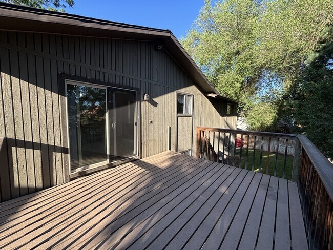 Building Photo - 2243 Aspen Hills Dr