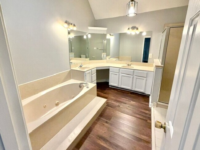 Building Photo - 4126 Naragansett Cove