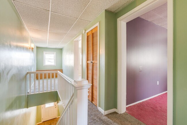 Building Photo - AVAILABLE NOW! 3 bed, 2 bath AMAZING House in Allentown!!!