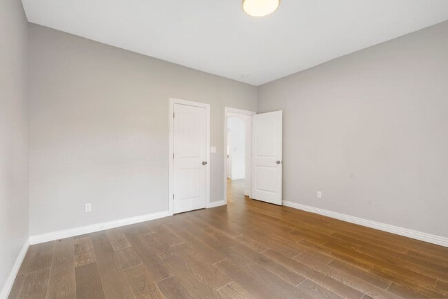 Building Photo - Modern 2 Bed | 1 Bath Home