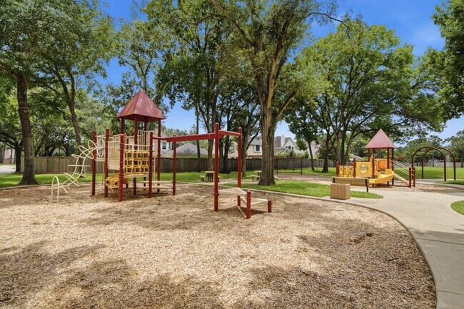 Building Photo - 4418 Ruttand Park Ln