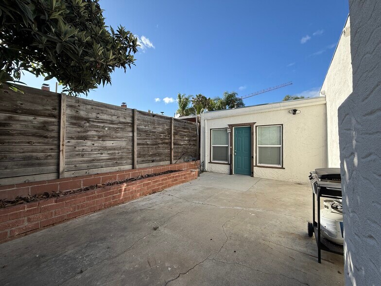 Building Photo - 3264 Landis St