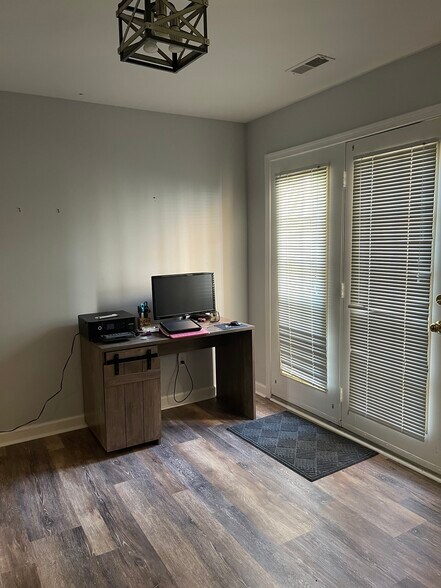 Building Photo - 602 Danbury Ct