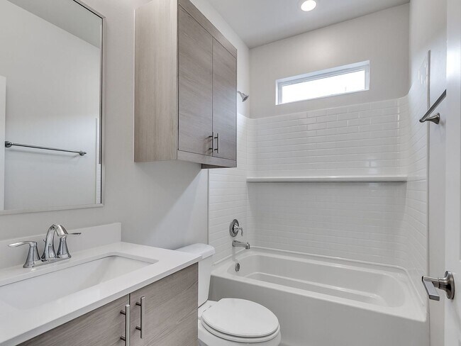 Building Photo - Beautiful New Construction Home in Edmond/...