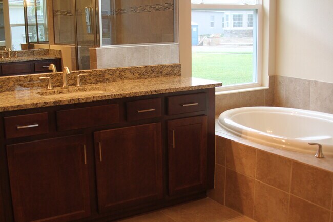 Building Photo - 30268 Southernwood Ct