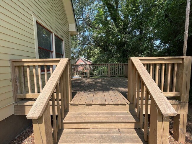 Building Photo - PRE-LEASING FOR AUGUST 2024!