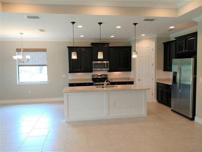 Building Photo - 654 Resolute Ln