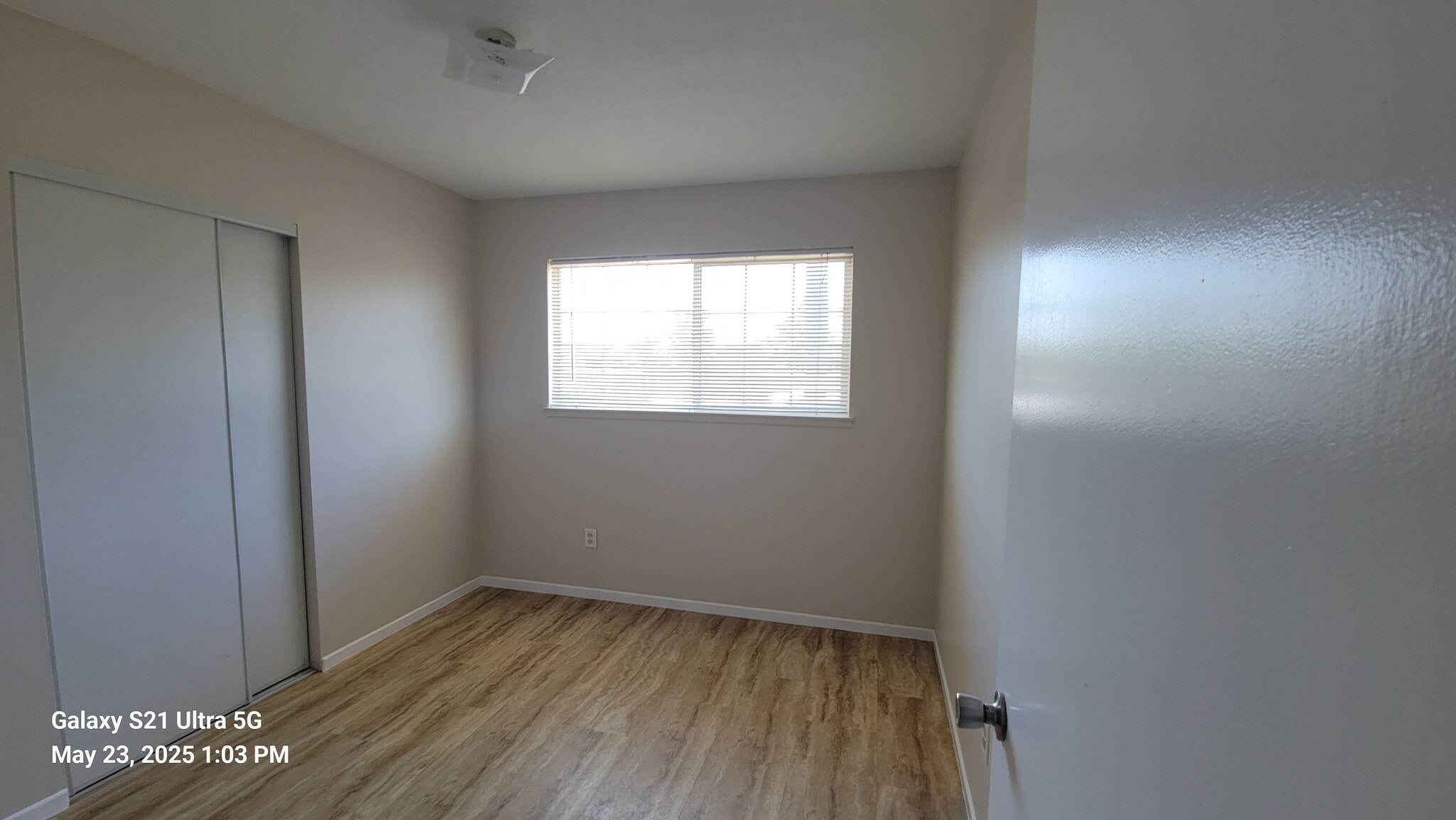 Building Photo - 418 W Redondo Dr