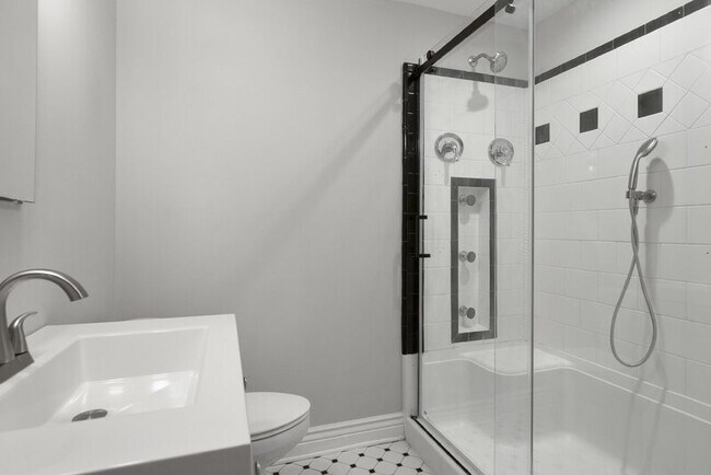 Building Photo - 2258 N Tollgate Cir