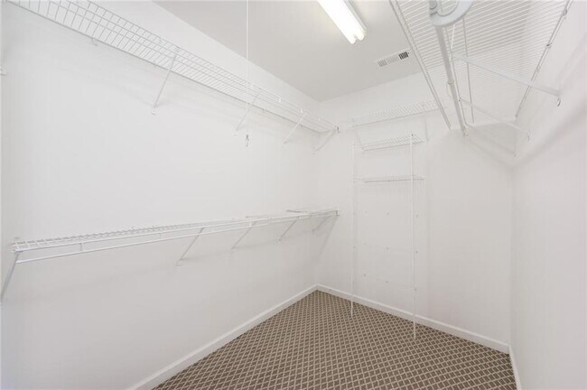 Building Photo - 6480 Stapleford Ln