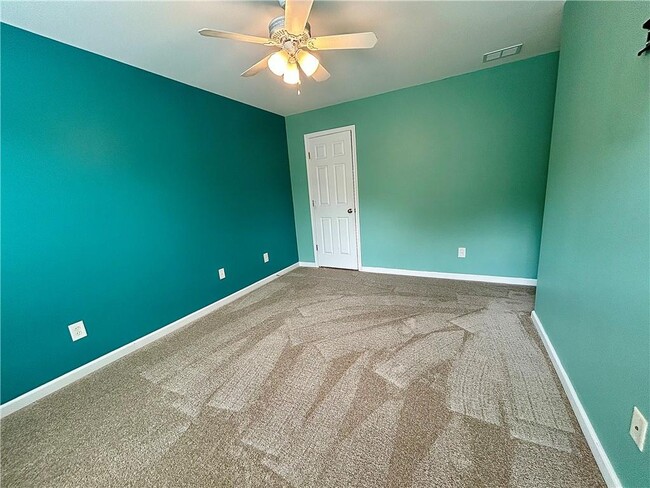 Building Photo - 4692 Wehunt Commons Dr