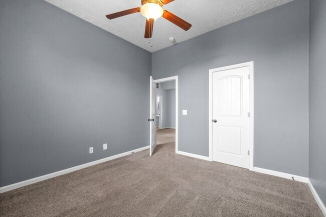 Building Photo - Pet Friendly Four Bedroom with Basement!