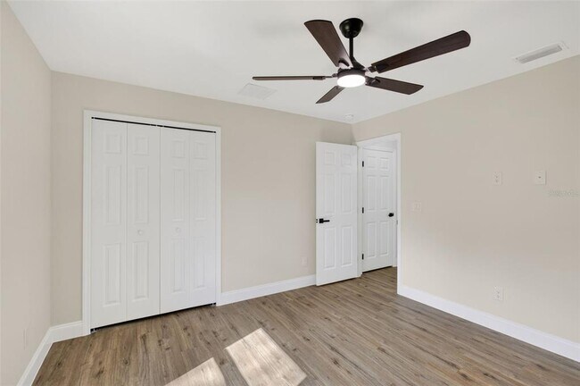 Building Photo - 20412 Elrose Ave