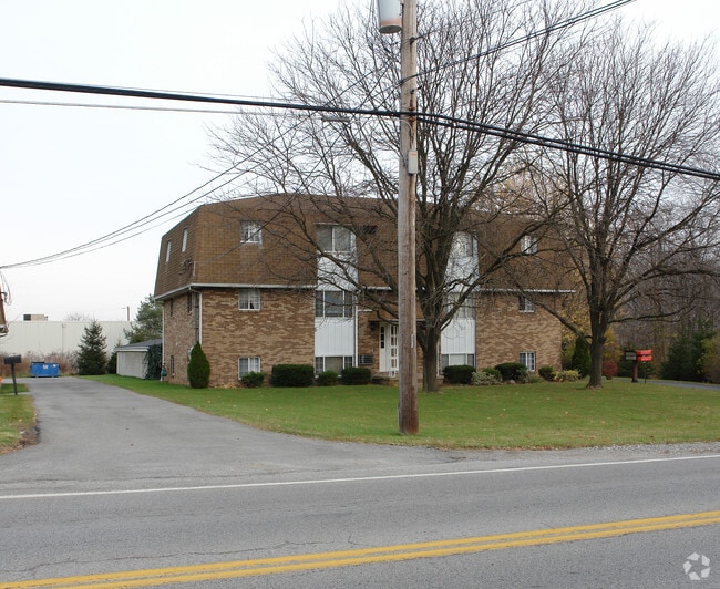 Building Photo - 4461 South Ave