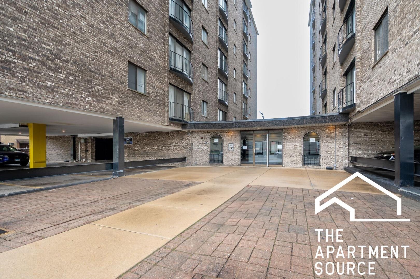 Building Photo - 2300 N Harlem Ave