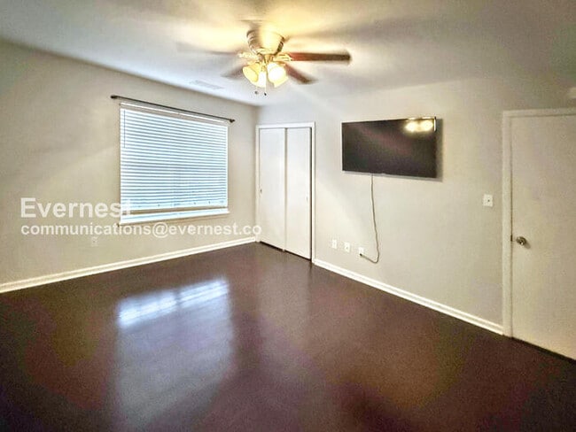 Building Photo - 2201 Montreat Cir