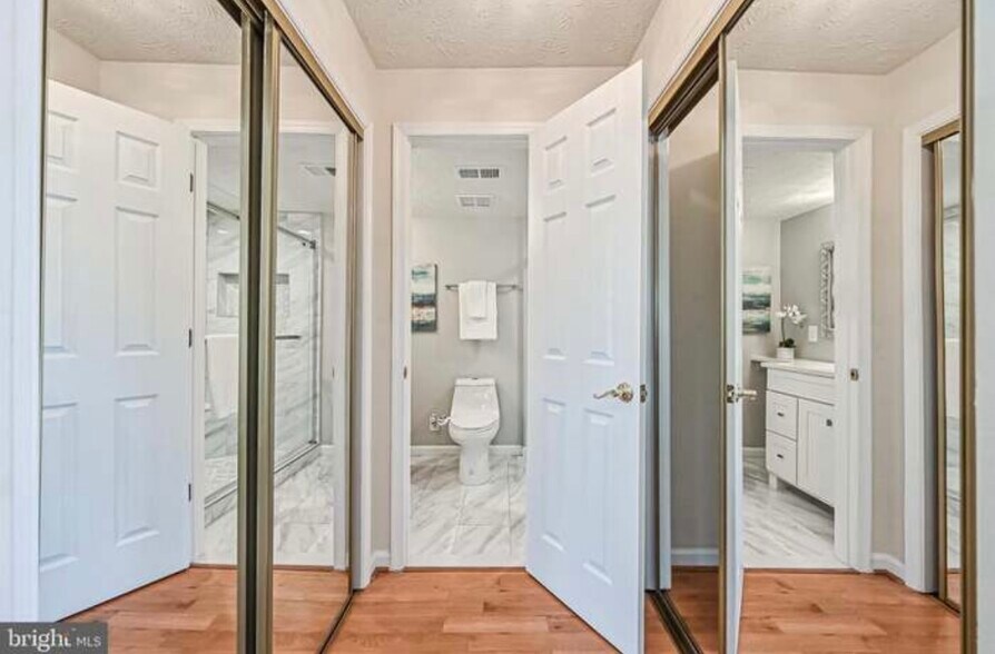 Building Photo - 12001 Ridge Knoll Dr