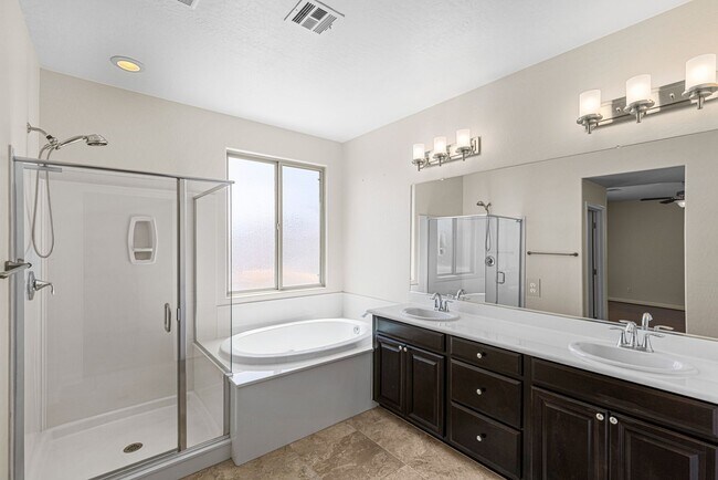 Building Photo - Beautiful West Vegas Home With Next Gen Suite