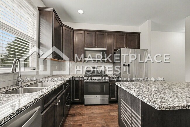 Building Photo - 4596 Bradley Cir