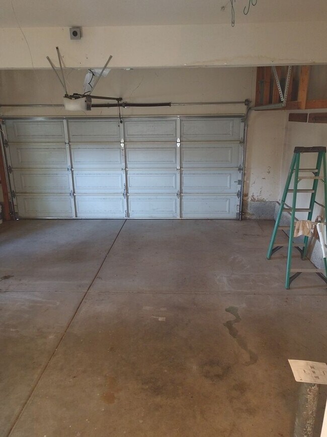 Building Photo - 3+ Bedroom Glen Ellen Home!