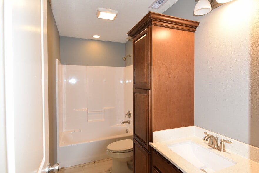 Building Photo - 315 North 2 1/2 St. Ste B