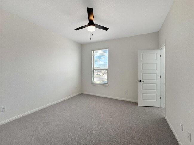 Building Photo - 2725 Woodall Dr