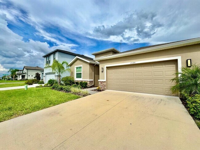 Building Photo - 12544 Shining Willow St