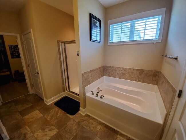 Building Photo - 205 Korbel Dr