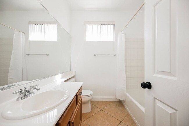 Building Photo - Welcome Home!  One Store Home