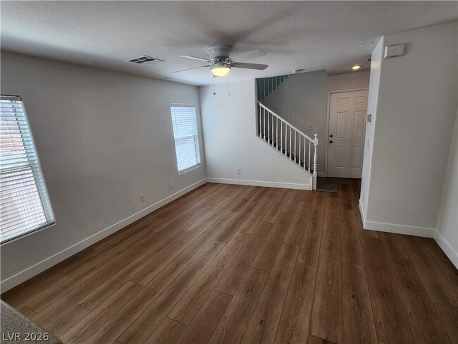 Building Photo - 138 E Cosmos Ct