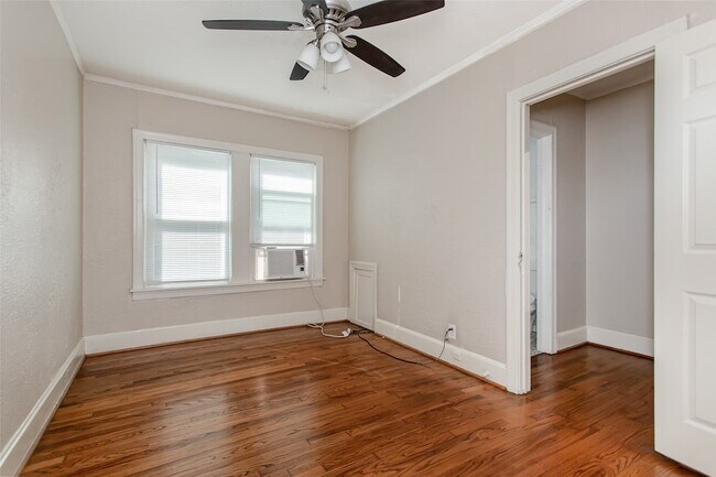 Building Photo - 5900 Oram St
