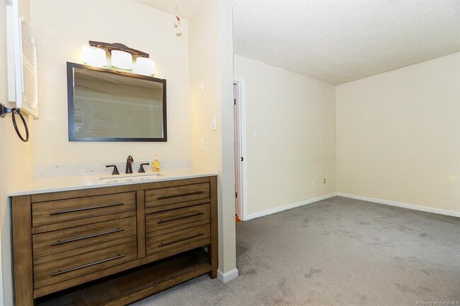 Building Photo - 103 Stratford Dr