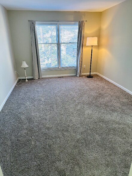 Building Photo - 713 Autumn Trce