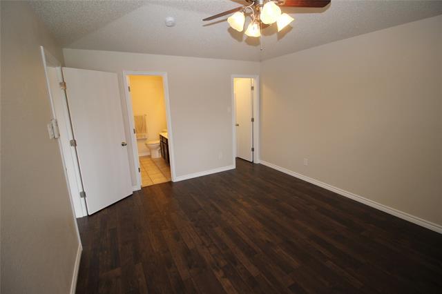 Building Photo - 856 McCully St