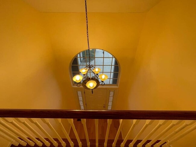 Building Photo - 6170 Ravenhill Rd