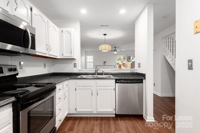 Building Photo - 9204 Four Mile Crk Rd