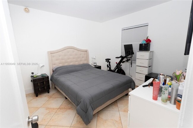 Building Photo - 111 SW 31st Ct