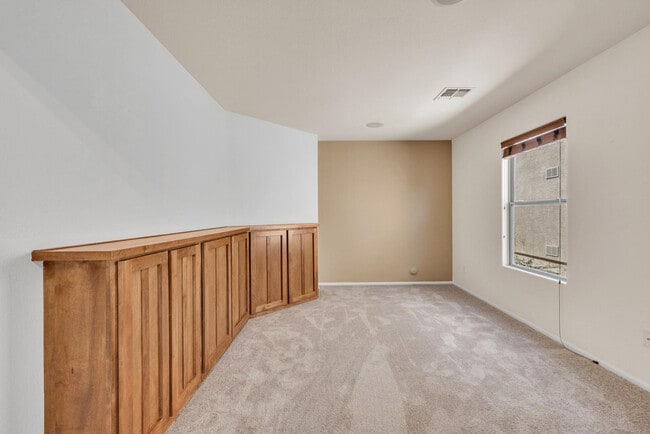 Building Photo - 42780 W Sunland Dr