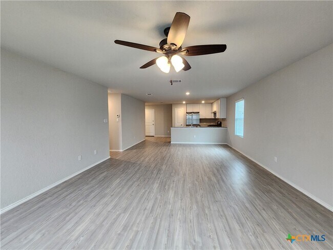 Building Photo - 522 Blue Stem Rd