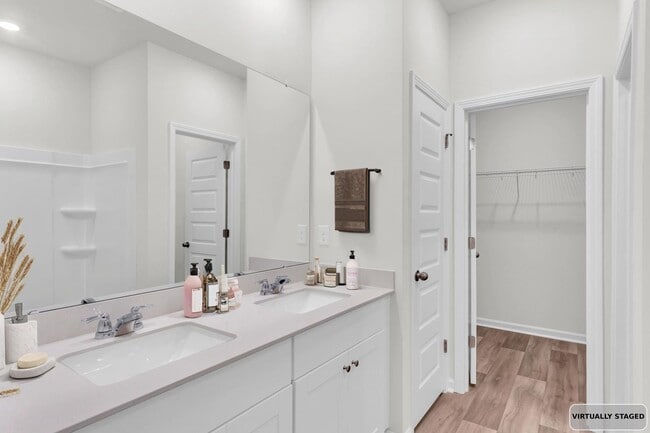 Building Photo - ***MOVE-IN SPECIAL*** $500 OFF OF YOUR FIRST MONTH'S RENT AND APPLICATION FEES WAIVED UPON APPROV...