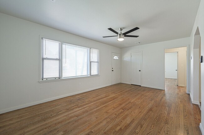 Building Photo - 5954 NW 35th St