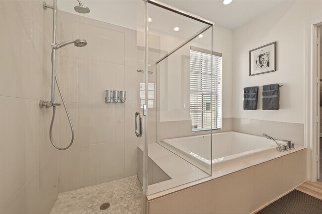 Building Photo - 2506 McKinney St