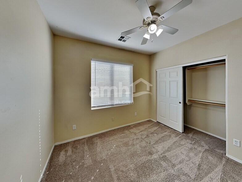 Building Photo - 3862 S Stallion Dr