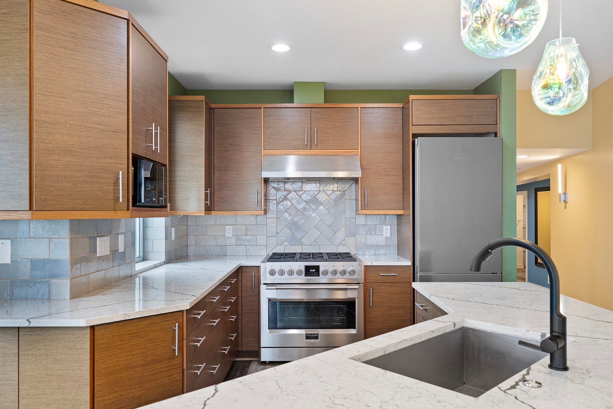 Building Photo - 2731 Boylston Ave E